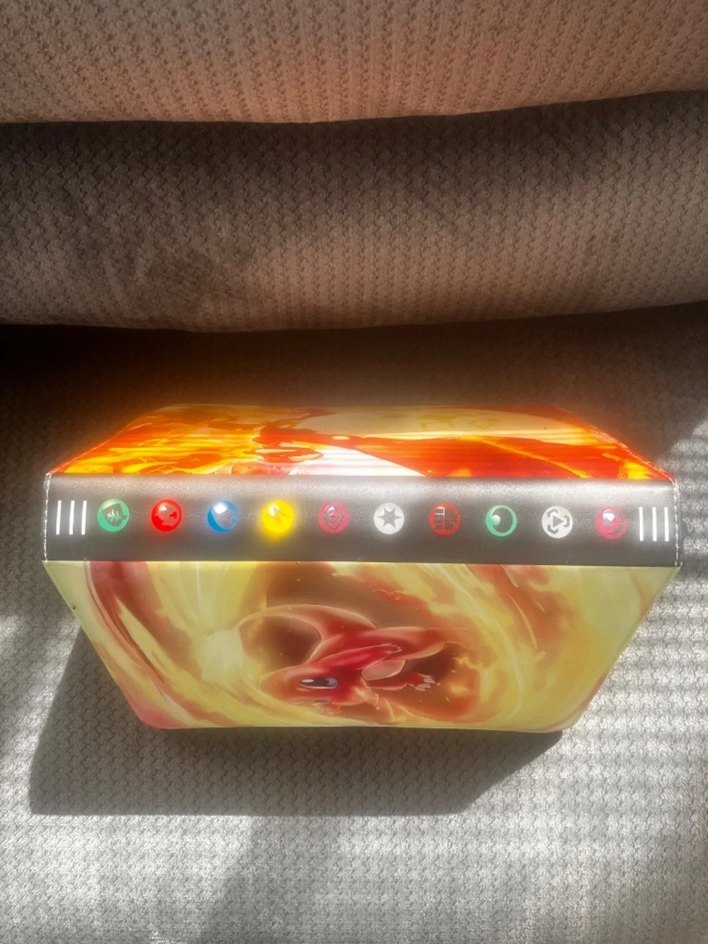 Pokemon Gigantamax Charizard 900-Card Binder Zip Sleeve Folder L 13
